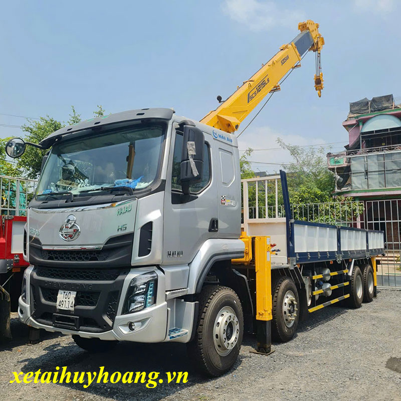Xe tải gắn cẩu